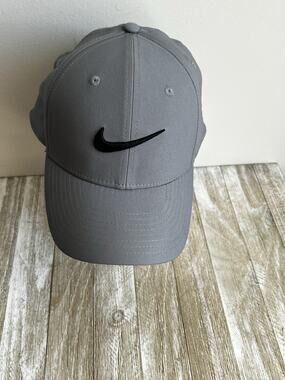 Nike Dri Fit Club Cap Structured Swoosh Hat Gray Unisex Size L / XL NWOT